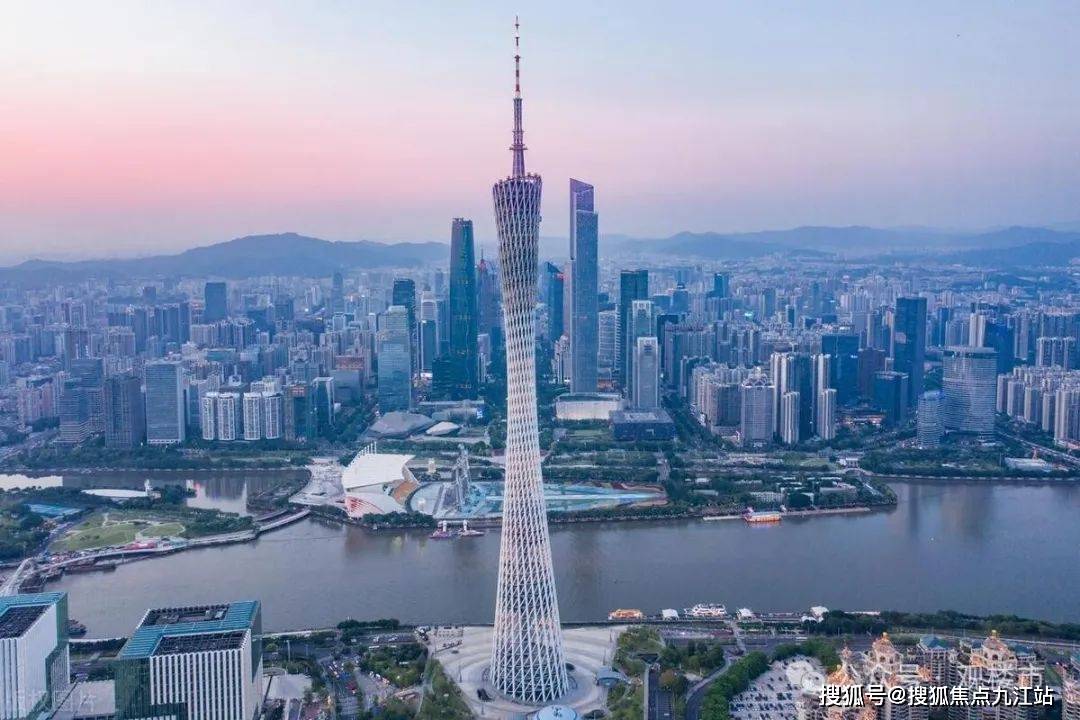 星空体育app：别再误判2024年楼市！专家：中国房地产市场没你想的那么差(图4)